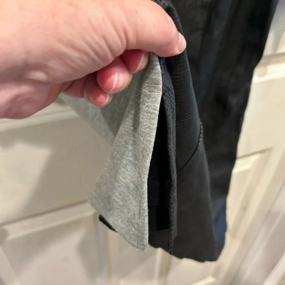 Robert Rodriguez Perforated Leather Front Top Medium‎ - Picture 4 of 7